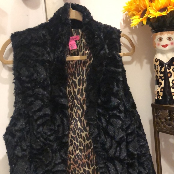 Betsey Johnson Jackets & Blazers - Betsy Johnson loversVintagefaux  fur-like vest embossed w black shimmery roses.